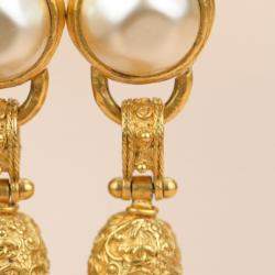 Chanel Vintage 1994 Gold Plated Pearl Fringe Tassel Dangle Clip On Earrings