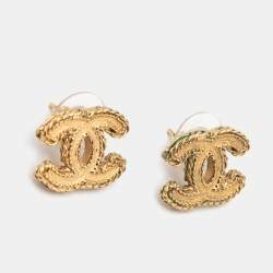 Pre Owned Chanel Gold Tone Twist Detail CC Stud Earrings