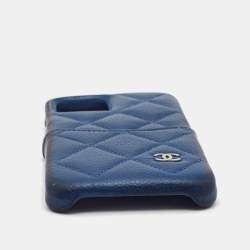 Pre Owned Chanel Blue Quilted Leather CC iphone 11 Pro Cover