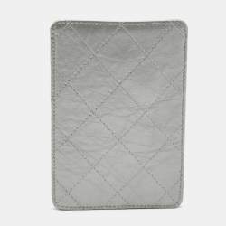 Pre Owned Chanel Silver/Pink Quilted Aged Leather CC Phone Case