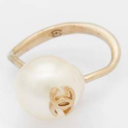 Pre Owned Chanel CC Spiral Faux Pearl Gold Tone Ring Size 47