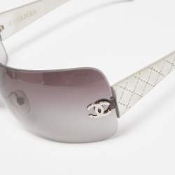 مملوكة مسبقًا Chanel Black/Silver Quilted Leather Temple 4157-Q Shield Sunglasses