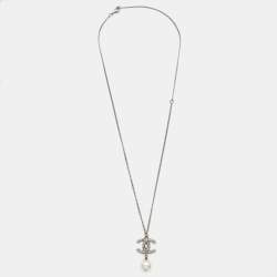 Pre Owned Chanel CC Crystals Faux Pearl Silver Tone Necklace