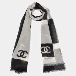 مملوكة مسبقًا Chanel Black & White 31 Rue Cambon Lightweight Cashmere Scarf