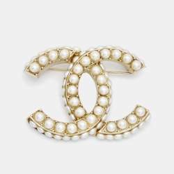 Pre Owned Chanel CC Faux Pearl Gold Tone Brooch