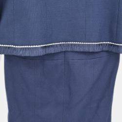 مملوكة مسبقًا بدلة تنورة مع جاكيت بلا ياقة شانيل أزرق كحلي مقاس 38