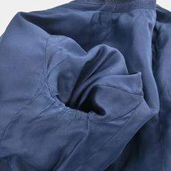 مملوكة مسبقًا بدلة تنورة مع جاكيت بلا ياقة شانيل أزرق كحلي مقاس 38