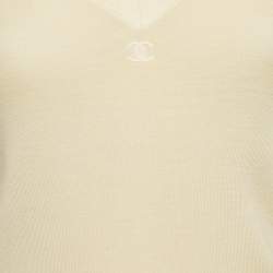 Pre Owned بلوفر شانيل صوف مطرز بشعار بوجه كريم مقاس صغير