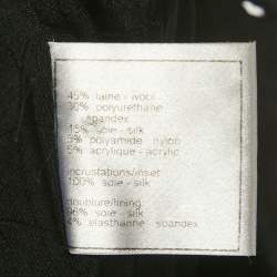 مملوكة مسبقًا جاكيت شانيل تويد أسود بياقة ساتان مقاس صغير