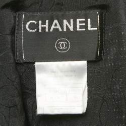 مملوكة مسبقًا جاكيت شانيل تويد أسود بياقة ساتان مقاس صغير