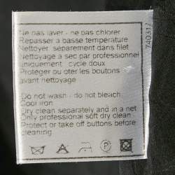 مملوكة مسبقًا جاكيت شانيل تويد أسود بياقة ساتان مقاس صغير