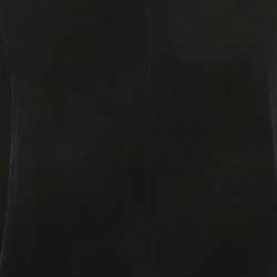 مملوكة مسبقًا معطف شانييل مخمل أسود طويل مقاس وسط