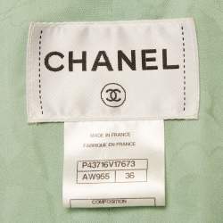 مملوكة مسبقًا جاكيت شانيل تويد أخضر بحزام مقاس صغير