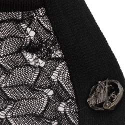 Pre Owned فستان شانيل ميني أزرار أمامية تفاصيل ربطة عنق تريكو أسود مقاس متوسط