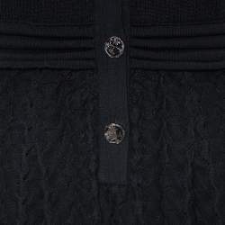 Pre Owned فستان شانيل ميني أزرار أمامية تفاصيل ربطة عنق تريكو أسود مقاس متوسط