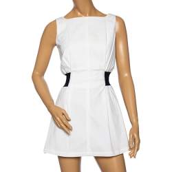 Pre Owned فستان شانيل قطن أبيض منقوش وحواف مضلعة نمط مزين بطيات مقاس صغير - سمول