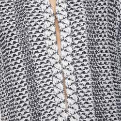 Pre Owned معطف شانيل أزرق وأبيض مغزول مقاس صغير - سمول