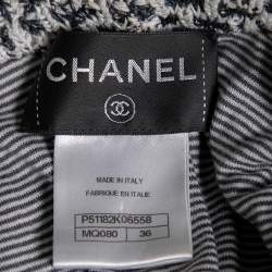 Pre Owned معطف شانيل أزرق وأبيض مغزول مقاس صغير - سمول