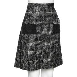 مملوكة مسبقًا Chanel Black Patterned Wool Mini Skirt L
