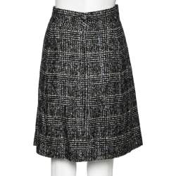 مملوكة مسبقًا Chanel Black Patterned Wool Mini Skirt L