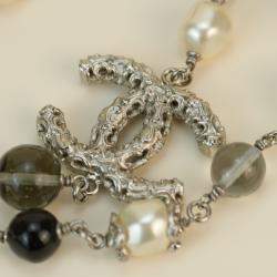 Pre Owned Chanel CC Logo Pearl & Onyx Long Pearl Necklace in Gilt Metal