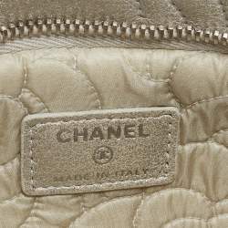 Pre Owned Chanel Grey Shimmer Nubuck Leather Camelia Embossed Chain Clutch