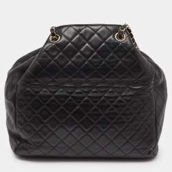 Pre Owned Chanel Black Quilted Leather CC Lock Drawstring Bucket Bag