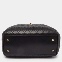 Pre Owned Chanel Black Quilted Leather CC Lock Drawstring Bucket Bag