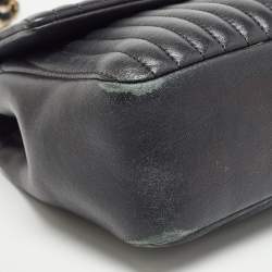 Pre Owned Chanel Black Quilted Leather Medium Pagoda Flap Bag
