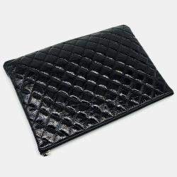Pre Owned Chanel Black Quilted Leather O-Case Clutch