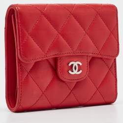 Pre Owned Chanel Red Quilted Leather CC Trifold Wallet