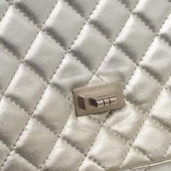 Pre Owned Chanel Silver Quilted Leather Classic 226 Reissue 2.55 Flap Bag 