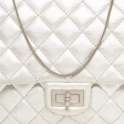 Pre Owned Chanel Silver Quilted Leather Classic 226 Reissue 2.55 Flap Bag 