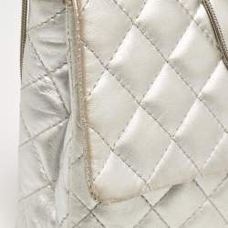 Pre Owned Chanel Silver Quilted Leather Classic 226 Reissue 2.55 Flap Bag 