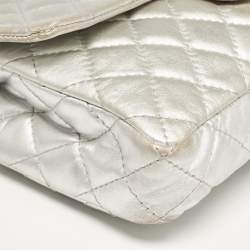 Pre Owned Chanel Silver Quilted Leather Classic 226 Reissue 2.55 Flap Bag 