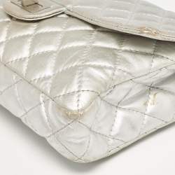 Pre Owned Chanel Silver Quilted Leather Classic 226 Reissue 2.55 Flap Bag 