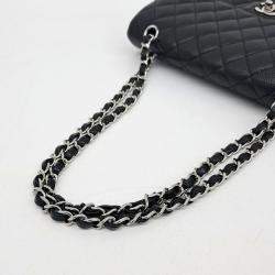 مملو كة مسبقًا حقيبة شانيل كافيار كلاسيكية متوسطة