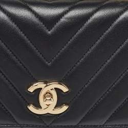 Pre Owned Chanel Black Chevron Leather Medium Trendy CC Top Handle Bag