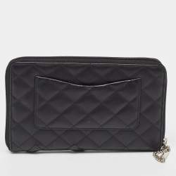 مملوكة مسبقًا Chanel Black Quilted Leather Cambon Ligne Zippy Organizer Wallet