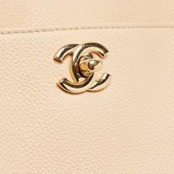 Pre Owned Chanel Light Beige Leather Cerf Shopper Tote