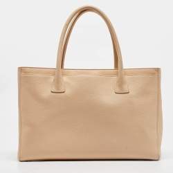 Pre Owned Chanel Light Beige Leather Cerf Shopper Tote