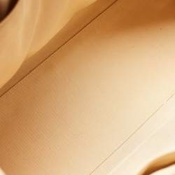 Pre Owned Chanel Light Beige Leather Cerf Shopper Tote