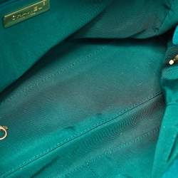 مملوكة مسبقًا حقيبة يد شوبير شانيل متوسطة تويد أخضر