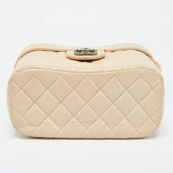 Pre Owned Chanel Beige Quilted Leather Boy Vanity Case Bag