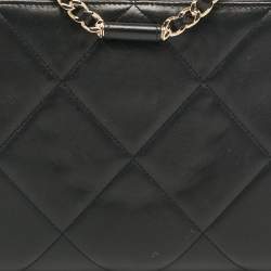 Pre Owned Chanel Black Quilted Leather Frame Round Handle Clutch Bag