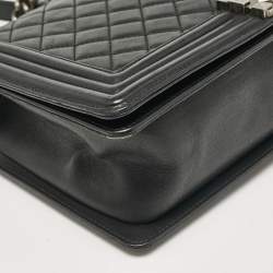 Pre Owned Chanel Black Quilted Leather New Medium Boy Bag