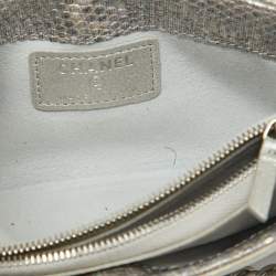 مملوكة مسبقًا Chanel Silver Lizard Phone Holder Chain Clutch