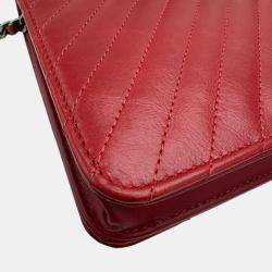 Pre Owned محفظة شانييل بوي بالسلسلة جلد عجل أحمر مبطن