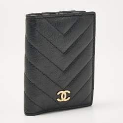 Pre Owned Chanel Black Chevron Quilted Leather CC Card Holder