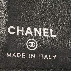 Pre Owned Chanel Black Chevron Quilted Leather CC Card Holder